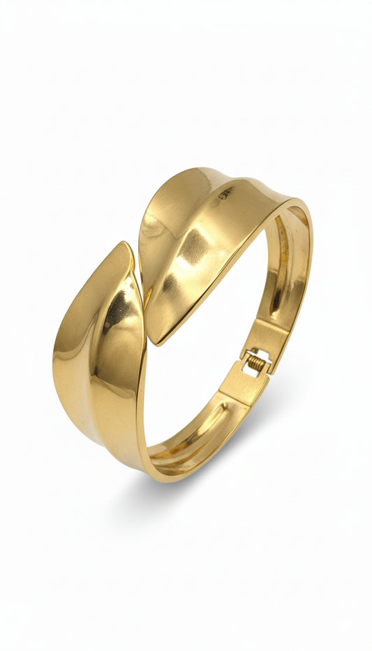 Golden Elegance Cuff